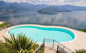 Residence Sirene alloggio Stefania vista lago e piscina